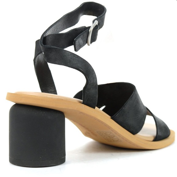 Lucky Brand Women’s Pemal Black Leather Heeled Sandal - Picture 6 of 7